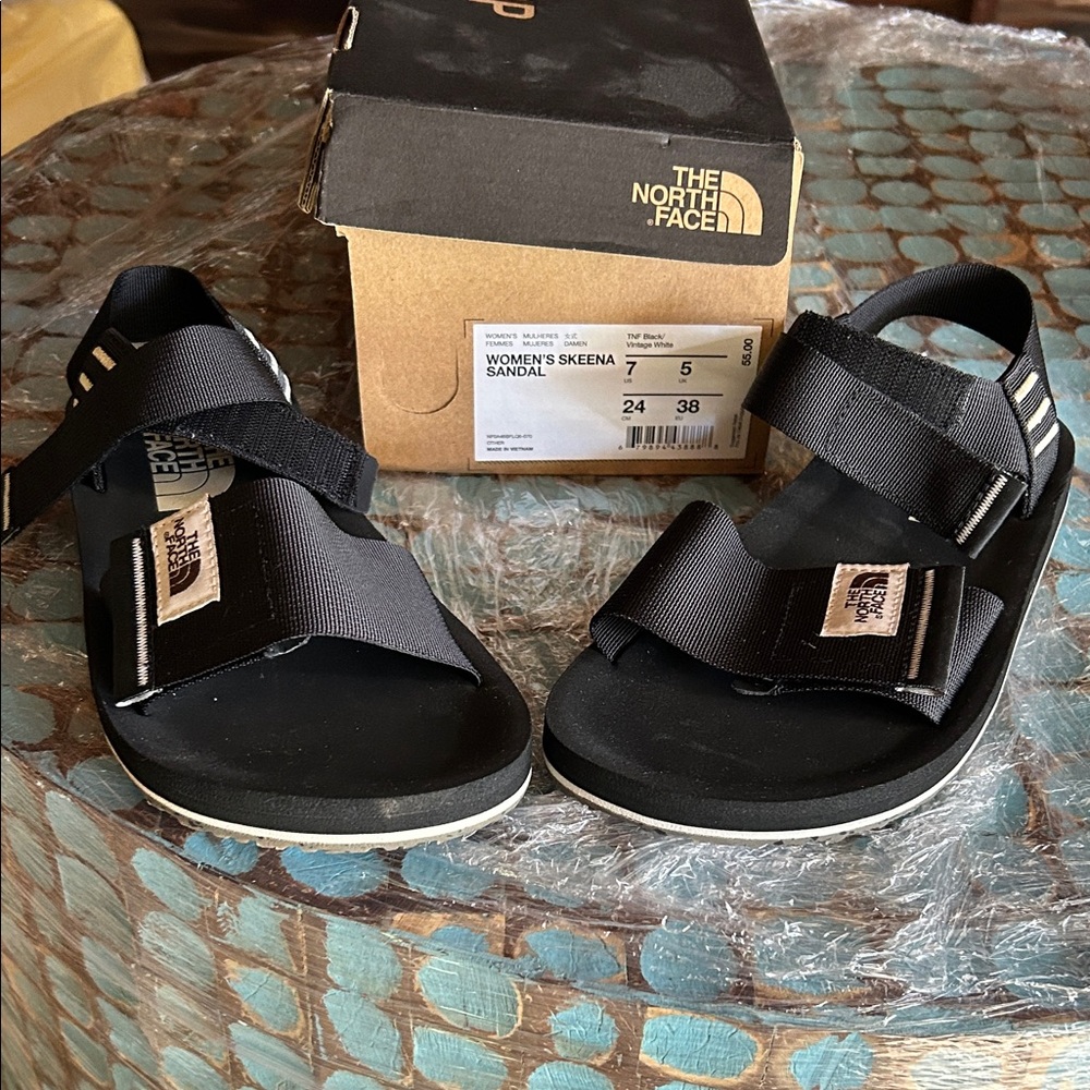 The North Face Kids Black Sandals